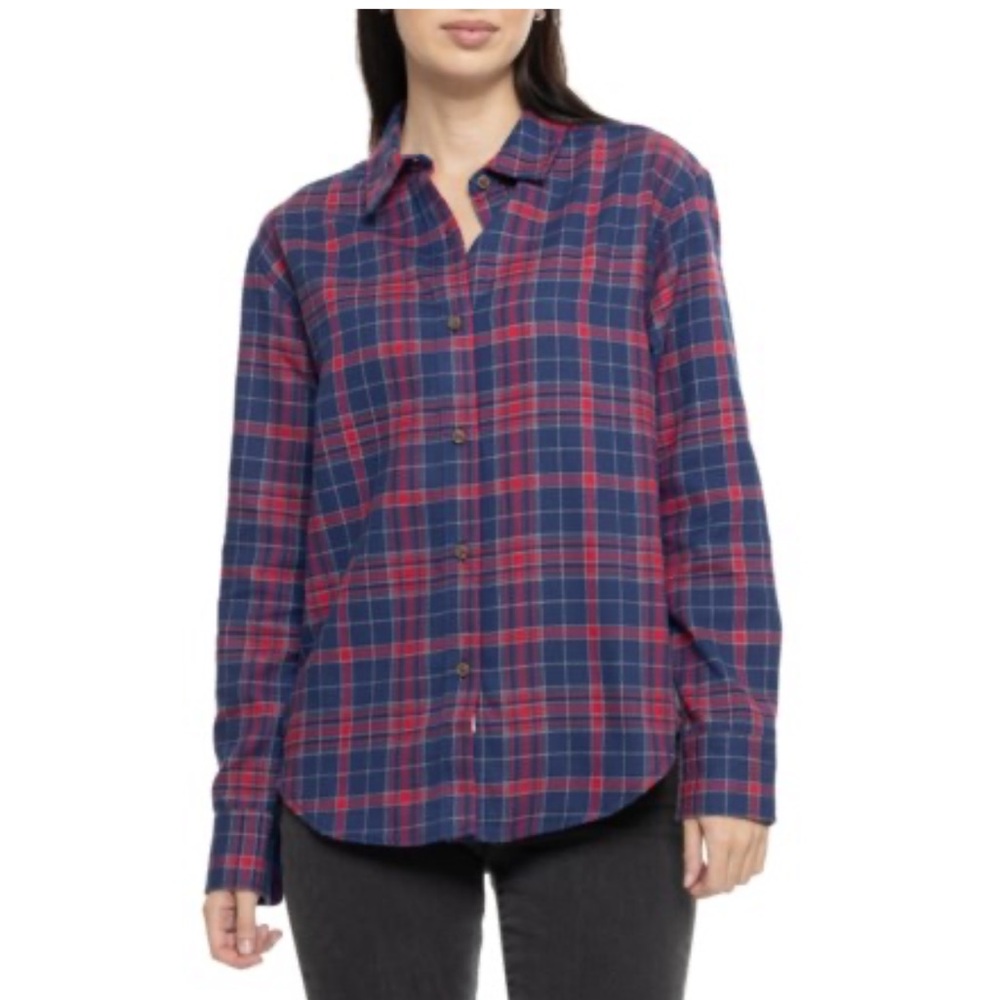 NWT ROMWE Navy and Red Plaid Flannel Button Down Shirt. Size Medium.